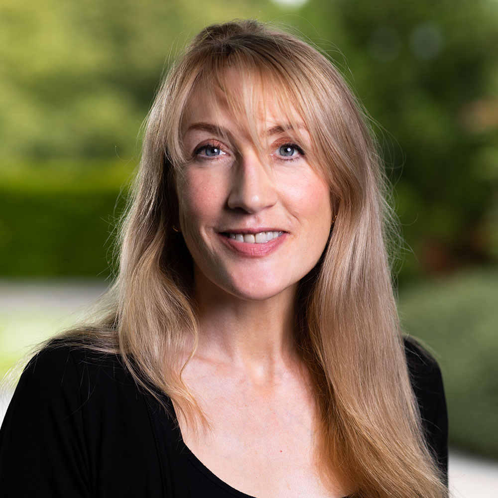 Dr Victoria Foster