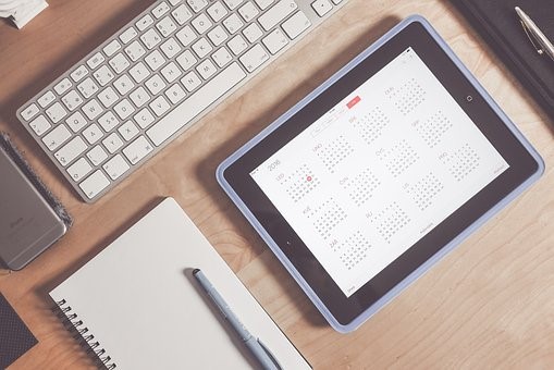 Apple, Calendar, Desk, Device